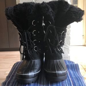 KHOMBU Boots